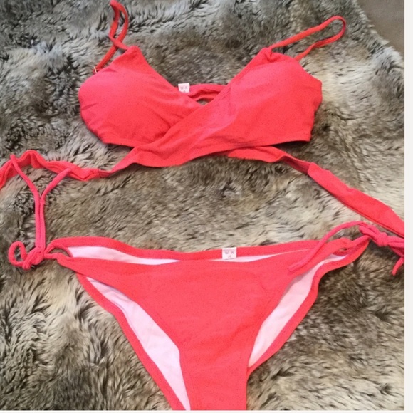 Ellie Triangle Wrap Bikini TOP - Picture 5 of 7